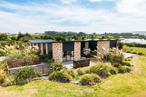 Photo of property in 25 Tunnel Beach Road, Blackhead, Dunedin, 9076