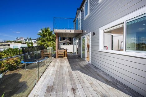 Photo of property in 4/92 Churchill Road, Murrays Bay, Auckland, 0630