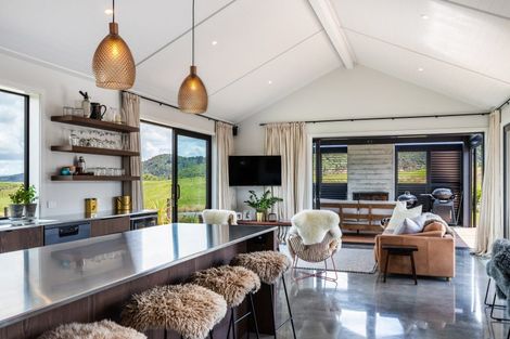 Photo of property in 16 Durmast Place, Kinloch, Taupo, 3377