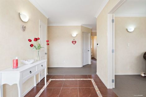 Photo of property in 19 Walter Haddrell Crescent, Flat Bush, Auckland, 2016