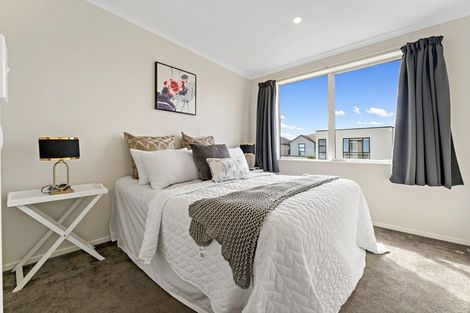 Photo of property in 13 Hakawai Avenue, Takanini, 2112