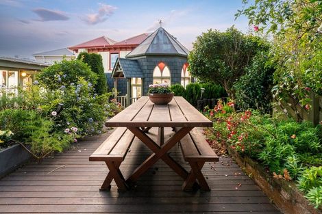 Photo of property in 30 Roxburgh Street, Mount Victoria, Wellington, 6011