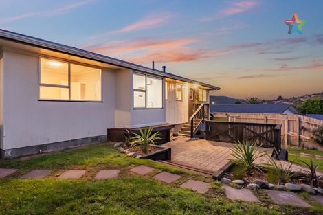 Photo of property in 127 Holborn Drive, Stokes Valley, Lower Hutt, 5019