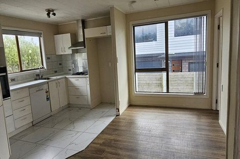 Photo of property in 13 Waari Avenue, Sunnyvale, Auckland, 0612