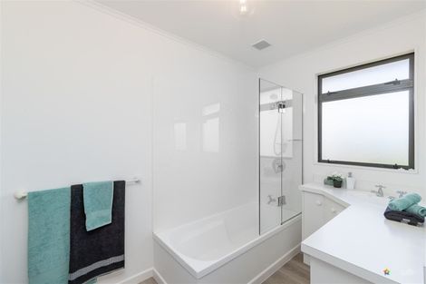 Photo of property in 12a Pekanga Road, Normandale, Lower Hutt, 5010