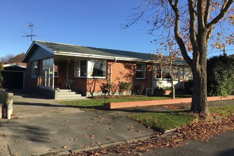 Photo of property in 4 Lochee Road, Upper Riccarton, Christchurch, 8041