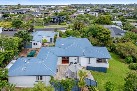 Photo of property in 18a Willis Street, Torbay, Auckland, 0630