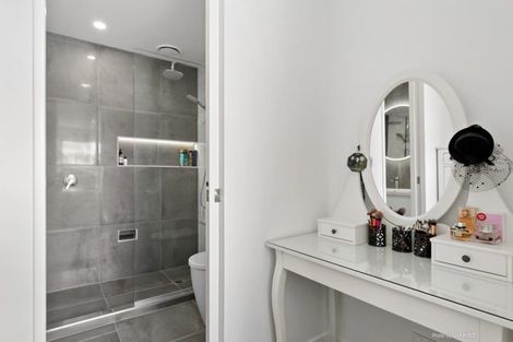 Photo of property in 2/12 Stanley Street, Berhampore, Wellington, 6023