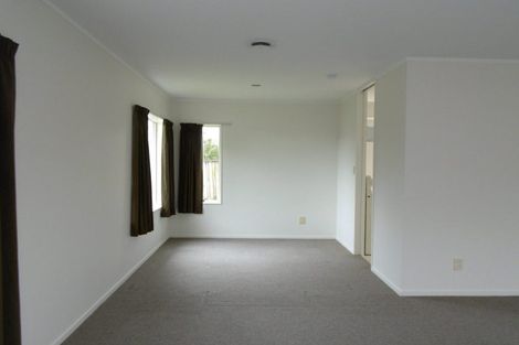 Photo of property in 8 Waylen Place, Burswood, Auckland, 2013