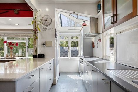 Photo of property in 37 Weston Road, St Albans, Christchurch, 8052