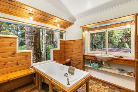 Photo of property in 130 Opanuku Road, Henderson Valley, Auckland, 0612