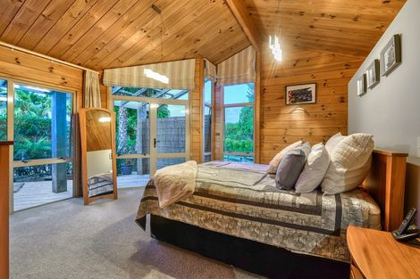 Photo of property in 136 Oraha Road, Kumeu, 0892