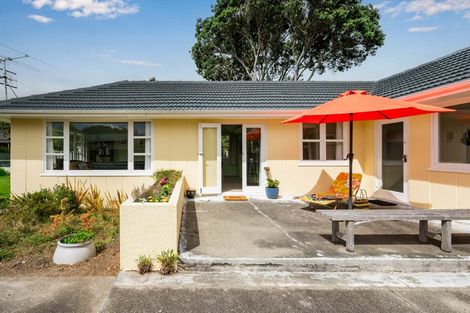 Photo of property in 22 Hohiria Street, Waikanae Beach, Waikanae, 5036