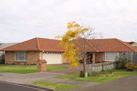 Photo of property in 8 Uldale Place, Northpark, Auckland, 2013