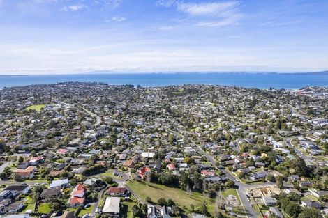 Photo of property in 22 Cairnbrae Court, Northcross, Auckland, 0632
