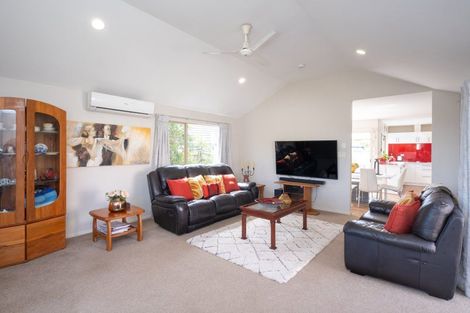 Photo of property in 20 Arataki Road, Havelock North, 4130