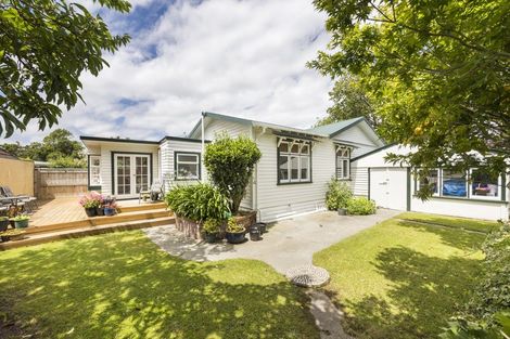 Photo of property in 457 College Street, Hokowhitu, Palmerston North, 4410
