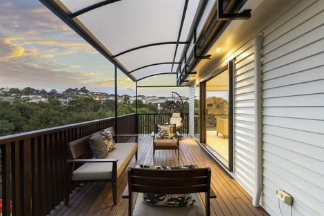 Photo of property in 31 Trotting Terrace, Fairview Heights, Auckland, 0632