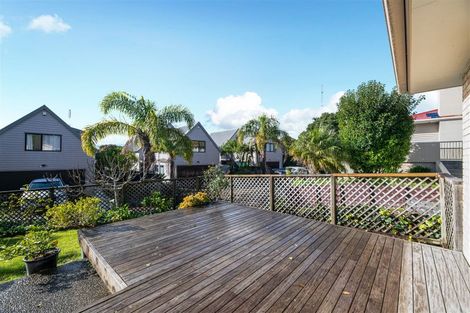 Photo of property in 345a Triangle Road, Massey, Auckland, 0614