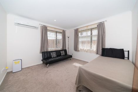 Photo of property in 134 Johnstone Drive, Fitzherbert, Palmerston North, 4410