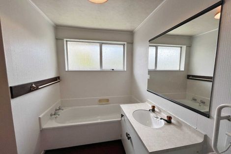 Photo of property in 2/51 Woodbury Street, Russley, Christchurch, 8042