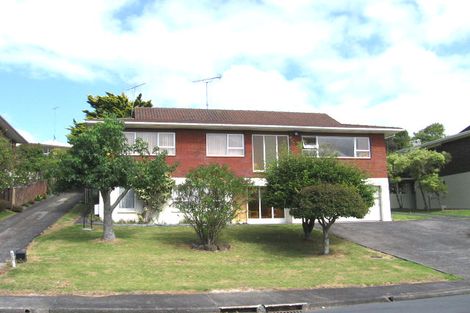 Photo of property in 6 Prestige Place, Castor Bay, Auckland, 0620