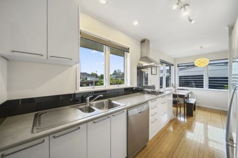 Photo of property in 2/3 Opal Avenue, Pakuranga, Auckland, 2010