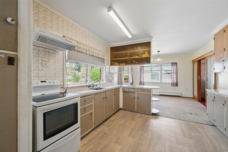 Photo of property in 18 Millbrook Road, Henderson, Auckland, 0612