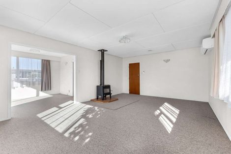 Photo of property in 39 Nevada Drive, Merrilands, New Plymouth, 4312