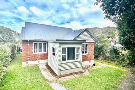 Photo of property in 9 Sunshine Avenue, Karori, Wellington, 6012