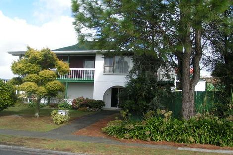 Photo of property in 70 Becroft Drive, Forrest Hill, Auckland, 0620
