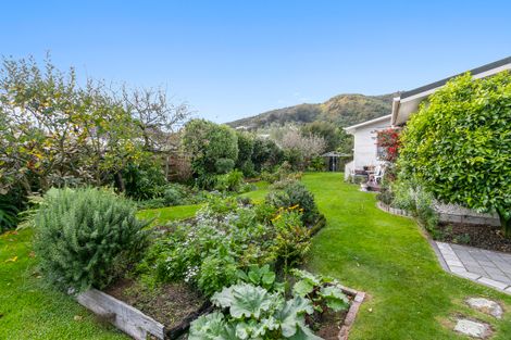 Photo of property in 13a Norton Park Avenue, Fairfield, Lower Hutt, 5011