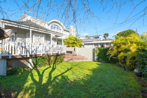 Photo of property in 2a Sylvan Park Avenue, Milford, Auckland, 0620