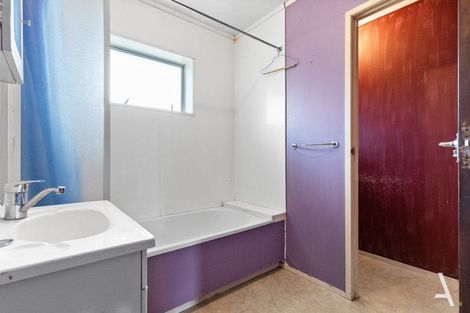 Photo of property in 2/70 Cliff View Drive, Green Bay, Auckland, 0604