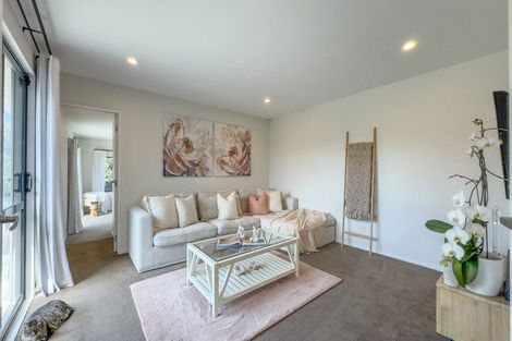 Photo of property in 12 Calderwood Close, Waiuku, 2123