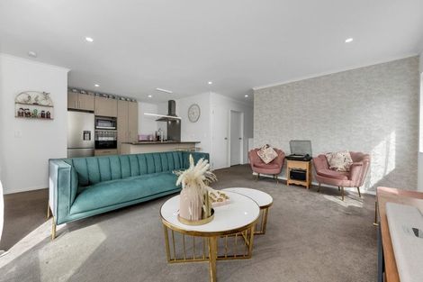 Photo of property in 25 Kapowai Boulevard, Takanini, 2112