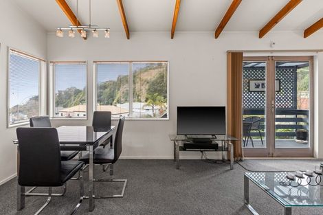 Photo of property in 94 Milton Road, Bluff Hill, Napier, 4110