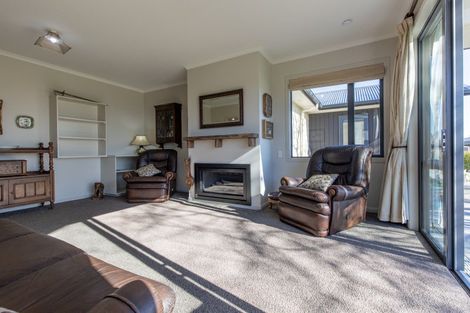 Photo of property in 11 Apatu Place, Waipukurau, 4200