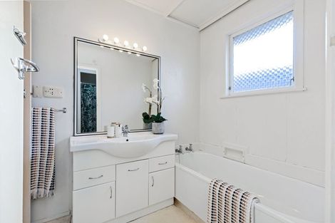 Photo of property in 14 Hawea Street, Mount Maunganui, 3116