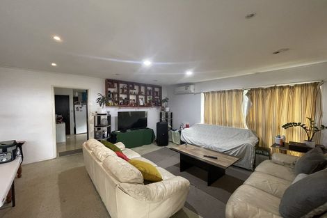Photo of property in 1/40 Aviemore Drive, Highland Park, Auckland, 2010