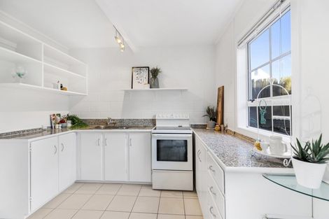 Photo of property in 116 Akaroa Drive, Maupuia, Wellington, 6022