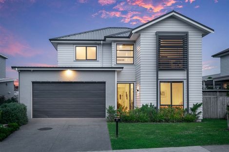 Photo of property in 21 Kukuwai Avenue, Red Beach, 0932