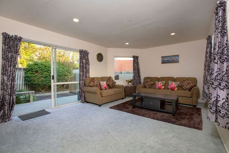 Photo of property in 477d Richardson Road, Mount Roskill, Auckland, 1041