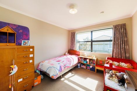 Photo of property in 14 Orlando Way, Kelvin Grove, Palmerston North, 4414