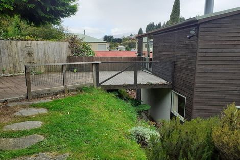 Photo of property in 19 Wye Place, Fernhill, Queenstown, 9300