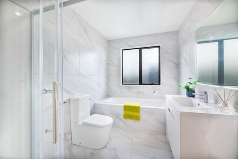 Photo of property in 15b Ranch Avenue, Beach Haven, Auckland, 0626