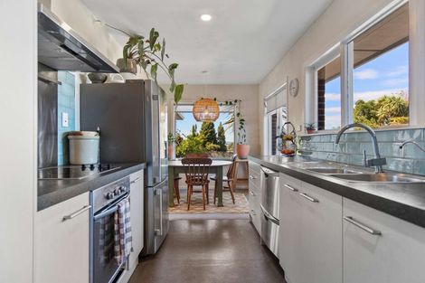 Photo of property in 27 Roosevelt Road, Western Heights, Rotorua, 3015