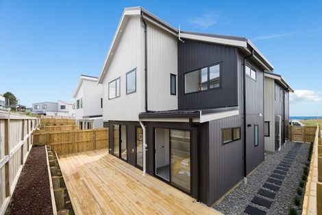 Photo of property in 60 Matangi View Drive, Orewa, 0931