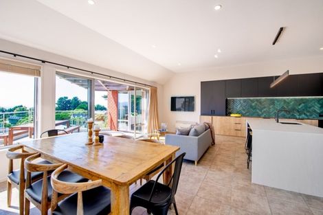 Photo of property in 15 Highgrove, Saint Clair, Dunedin, 9012