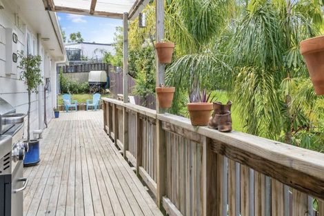 Photo of property in 58 Brian Crescent, Stanmore Bay, Whangaparaoa, 0932